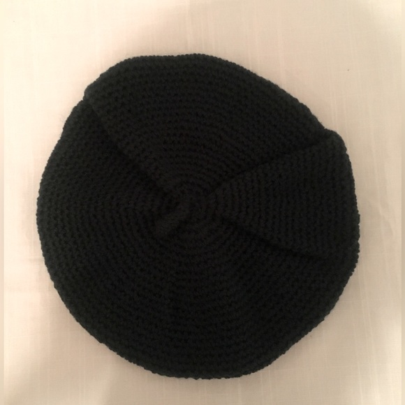 Forest Green Hand Crochet Beret - Picture 1 of 7